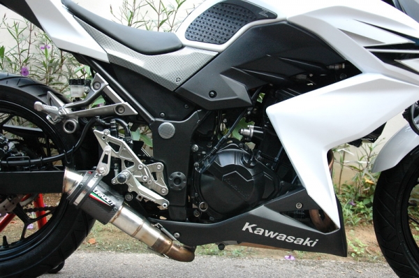ขาย Kawasaki Z250 ปี 2013 ของแต่งเต็ม เอกสารพร้อมโอน