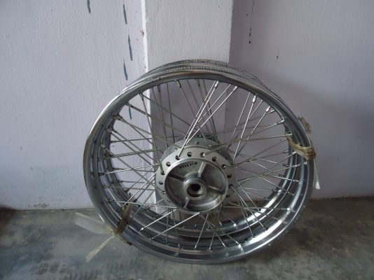 ขายขอบล้อเดิมพร้อมดุมหน้าหลังเวฟ125iตัวใหม่