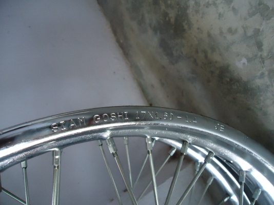 ขายขอบล้อเดิมพร้อมดุมหน้าหลังเวฟ125iตัวใหม่