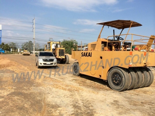 รถบด SAKAI  9 ล้อพร้อมใช้งาน