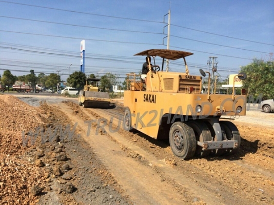 รถบด SAKAI  9 ล้อพร้อมใช้งาน