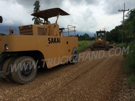 รถบด SAKAI  9 ล้อพร้อมใช้งาน