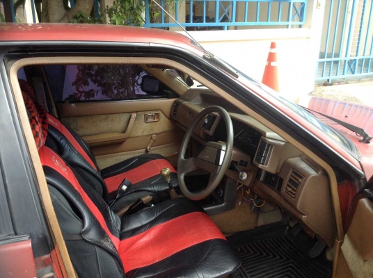 ขาย MAZDA 626 5 ประตู เอนกประสงค์ ติดแก็สแล้ว