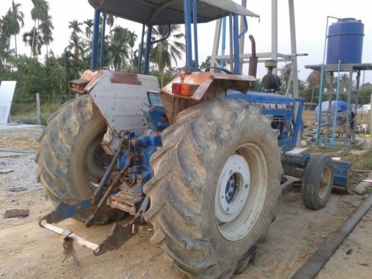 ขายด่วนรถไถฟอร์ด สภาพดี เล่มพร้อมโอนทันทีคะ ราคาต่อรองได้