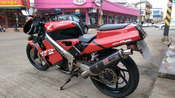 ขายคับ HONDA VFR400 NC30 ปี92 ยกเครื่องใหม่ใส่เครื่อง RVF NC35 ทะเบียนแท้พร้อมโอนไม่ขาดต่อ แฟริ่งเดิมๆ สีสวย ท่อแต่งเสียงนุ่มๆ เกียร์โยง โซ่สเตอเต็ม สวยๆ คับ ราคา 79500 บาท ส่งได้ทั่วไทยคับ สนใจติดต่อ 081-0578282 ไอดีไลน์ POPBIGBIKESAKON คับ สนใจรถสวย ถูก