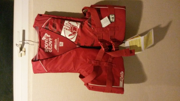 ชูชีพ bodyglove ของใหม่ จาก usa ชูชีพ bodyglove ของใหม่ จาก usa