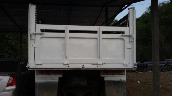 ขาย 10 ล้อดั้ม เพลาเดียว KT925 เครื่อง EH700. 168แรง เปลี่ยนหัวลงเล่มแล้วครับ สภาพสวยพร้อมใช้ ขาย 580,000บาท