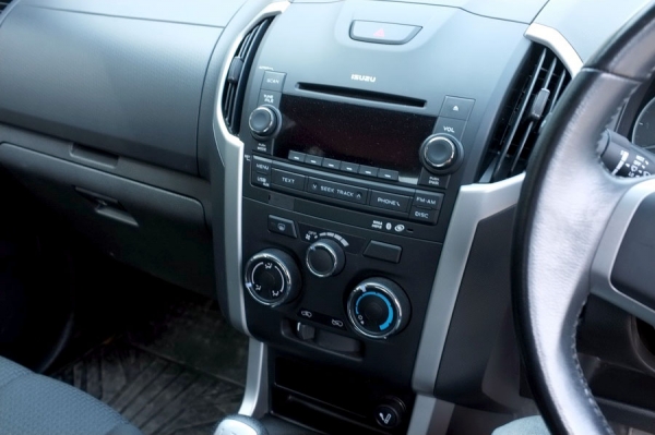 ขาย ISUZU All-New Dmax Hi-Lander 2012 Cab 2.5 Z Ddi เกียร์ธรรมดา รถบ้าน-วิ่งน้อย ขาย ISUZU All-New Dmax Hi-Lander 2012 Cab 2.5 Z Ddi เกียร์ธรรมดา รถบ้าน-วิ่งน้อย