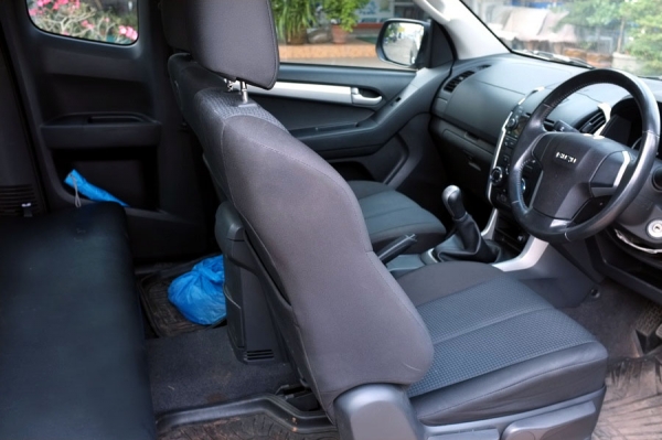 ขาย ISUZU All-New Dmax Hi-Lander 2012 Cab 2.5 Z Ddi เกียร์ธรรมดา รถบ้าน-วิ่งน้อย ขาย ISUZU All-New Dmax Hi-Lander 2012 Cab 2.5 Z Ddi เกียร์ธรรมดา รถบ้าน-วิ่งน้อย