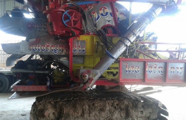 ขายด่วน รถเกี่ยวข้าวไทยเจริญการช่าง เครื่องยนต์ 235 HP JO8C เทอร์โบ อุ้มขวาปรับระดับ 2.5 ตัน ปั๊มไดกิ้นเบอร์ 22 ช่วงล่างตัวเดิน 12 รถสวยสภาพดีพร้อมทำงานได้เลยครับ ราคาต่อรองได้ครับ