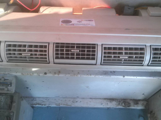 ขายด่วน รถขุด KOBELCO SK60-2 บูมตัวยู   แทรคยาง   สภาพสวยมากๆๆๆ  แอร์เย็น พร้อมใช้งาน  โทร 081-3848169