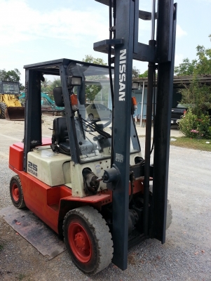 ฟอร์คลิฟท์ NISSAN 2.5 ตัน เสา 6 เมตร ดีเซล ยางตัน 090-986-2521 อ๊อบ