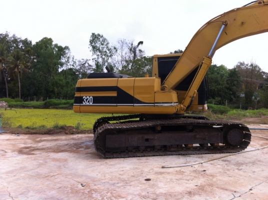 ขายด่วนรถแบคโฮ CAT 320 V2 พร้อมใช้งานสภาพดี เจ้าของขายเอง