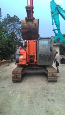 ขายด่วน รถขุด HITACHI ZX135 นำเข้าจากญี่ปุ่นแท้ๆๆ  สภาพสวย  โทร 081-3848169