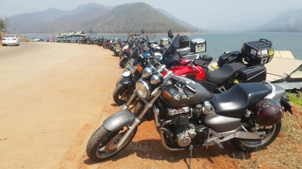 Honda 1300CC รุ่น X4 สี่สูบเรียง ปี99 พร้อมทะเบียนโอน พร้อมออกทริป