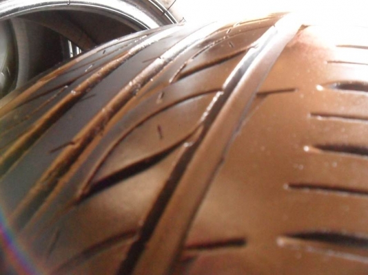 ยางขอบ15 ไฟร์สโตน 205-65-R15ลงพื้นปลายปี12(4เส้น2,600บ) ยางขอบ15 ไฟร์สโตน 205-65-R15ลงพื้นปลายปี12(4เส้น2,600บ)