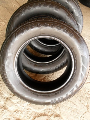 ยางขอบ15 ไฟร์สโตน 205-65-R15ลงพื้นปลายปี12(4เส้น2,600บ) ยางขอบ15 ไฟร์สโตน 205-65-R15ลงพื้นปลายปี12(4เส้น2,600บ)