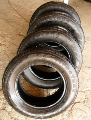 ยางขอบ15 ไฟร์สโตน 205-65-R15ลงพื้นปลายปี12(4เส้น2,600บ)