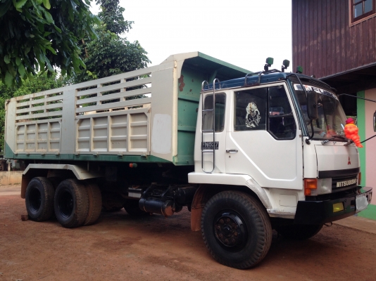 ขายไอ้หลง ปี 40 TD เบลคใหญ่เพลาบุ๋ม ซีXXX 4 พันกว่า เครื่อง 6D16 เกียร์ 10 speed