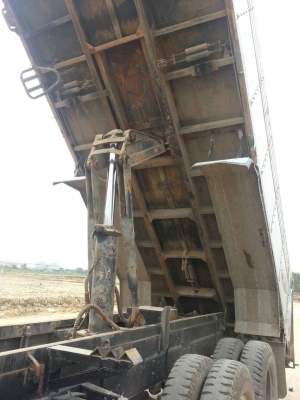 รถอีซูซุ 10 ล้อดั้ม FVZ 240 แรงม้า. ปี 55  ( มีขาย 10 คัน.)  ( รถวิ่ง  4x,xxx - 5x,xxx กว่า กม. )     สนใจติดต่อ 081 - 6079515