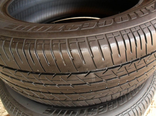 ยางขอบ17 บริดสโตน215-55 R17ลงพื้นปลายปี12(2เส้น 1,800บ)