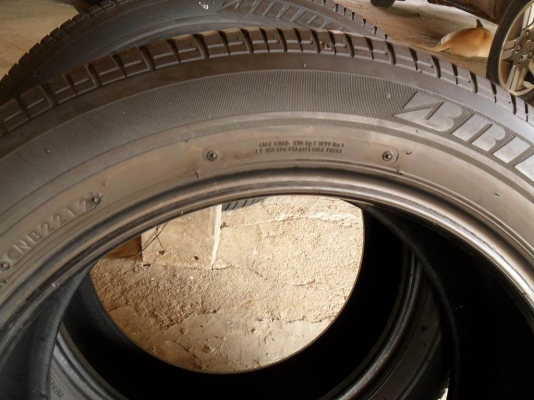 ยางขอบ17 บริดสโตน215-55 R17ลงพื้นปลายปี12(2เส้น 1,800บ) ยางขอบ17 บริดสโตน215-55 R17ลงพื้นปลายปี12(2เส้น 1,800บ)