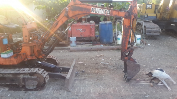 ขาย kubota   KH 15   ขนาดเท่าpc20  เก่าญี่ปุ่น  รุ่นนี้กินดีอยู่ดี