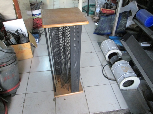 ตู้ใส่  ซีดี  วีซีดี   สภาพแข็งแรง   ขาย500บาทครับ