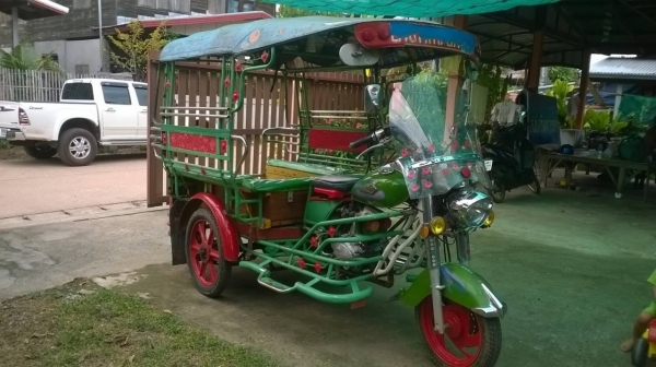 ขายรถ 3 ล้อเครื่อง สภาพสวยพร้อมใช้ เครื่อง 150 ซีซี สตาร์ทมือ ระบบไฟครบ มีทะเบียนครับ ราคาต่อรองได้ ขายรถ 3 ล้อเครื่อง สภาพสวยพร้อมใช้ เครื่อง 150 ซีซี สตาร์ทมือ ระบบไฟครบ มีทะเบียนครับ ราคาต่อรองได้