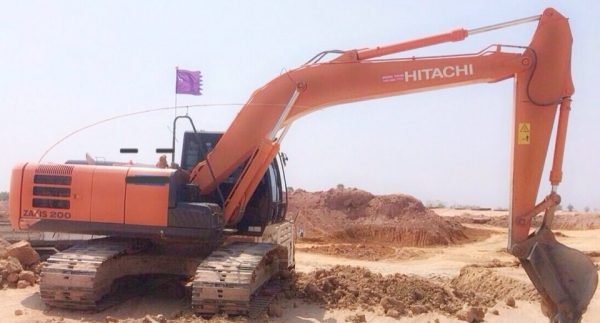 ขายดาวน์ HITACHI ZX 200-5G รถทำงาน 4,000 ชม. รถสวยเต็มดีพร้อมใช้งาน เครื่องแน่นแรงดี ภายในเก๋งสวยครบพร้อม แอร์เย็น วิทยุ CD อุปกรณ์อำนวยความสะดวกครบ ภายนอกบอดี้สวย เอวแน่น ช่วงล่างเต็มดีประมาณ 80\% พร้อมใช้งานได้เลย ราคาต่อรองเงินดาวน์ได้ครับ