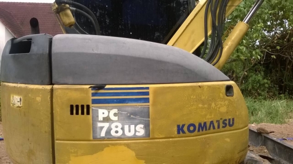 ขายแมคโครkomatsu pc78usมีหัวแย๊กใ้ห้พร้อมบุ้งกี๋ ขาย600000