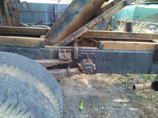 HINO TE 150 HP รถหัวยาวหกล้อดั๊มพ์ กระบะดั๊มพ์เหล็ก 6 ตันความยาว 3.80 เมตรสภาพดีไม่มีผุพร้อมบรรทุกได้เลย เครื่องแรงดีไม่เยิ้ม หัวเก๋งสวยๆเดิมๆไม่มีผุเลยภายในเก๋งคอนโซลครบ พวงมาลัยธรรมดา ช่วงล่างคัชซีสวยไม่มีบวม เบรคลมธรรมดา ยาง 9.00 ขอบ 20 สภาพดีประมาณ 75