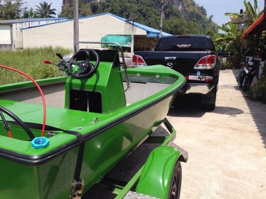 ขาย........เรือ 12 ฟุต  suzuki 15 hp.