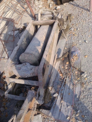 ขายชุดกระบอกดั้ม 12 ตัน (มี 2 ชุด )ราคา 60000 บาท ถอดจากรถพ่วง  โทร 0843376760