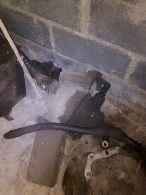 ขายชุดกระบอกดั้ม 12 ตัน (มี 2 ชุด )ราคา 60000 บาท ถอดจากรถพ่วง  โทร 0843376760