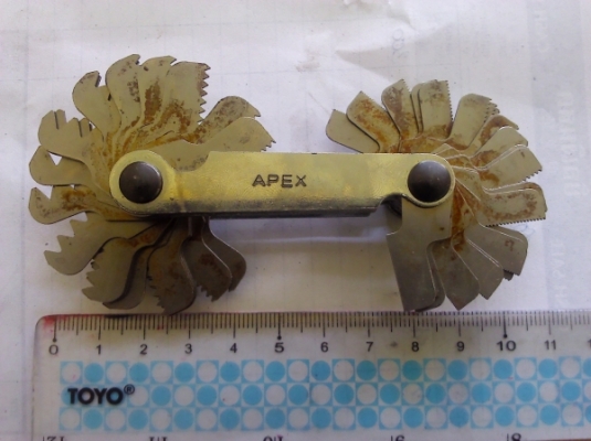 หวีวัดเกลียว APEX วัดได้ทั้งแบบ มม.และ นิ้ว มีตั้งแต่เล็กละเอียดสุดจนถึง ใหญ่สุด