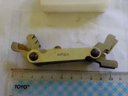 หวีวัดเกลียว APEX วัดได้ทั้งแบบ มม.และ นิ้ว มีตั้งแต่เล็กละเอียดสุดจนถึง ใหญ่สุด