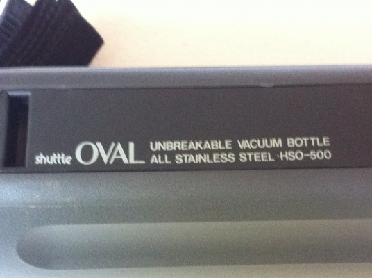 กระติกสูญญากาศ OVAL ของใหม่ในกล่องกระติกน้ำพกพารักษาคุณภาพร้อน-เย็น. กระติกสูญญากาศ OVAL ของใหม่ในกล่องกระติกน้ำพกพารักษาคุณภาพร้อน-เย็น.