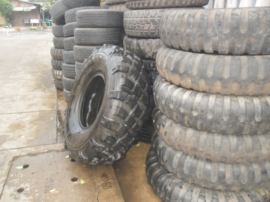 ยาง 9.00-20 ลายทหาร สวยๆ 4 เส้น ราคา 5900 บาท(บางเส้นมีแถมยางในยางรองคอ)