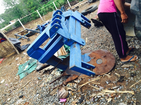 ขายเครื่องขุดมันรถไถใหญ่