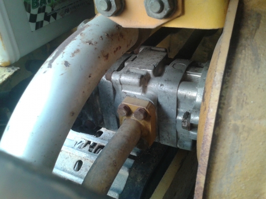 ขายรถแม็คโค KOMATSU PC30-6 ขายรถแม็คโค KOMATSU PC30-6