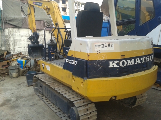 ขายรถแม็คโค KOMATSU PC30-6
