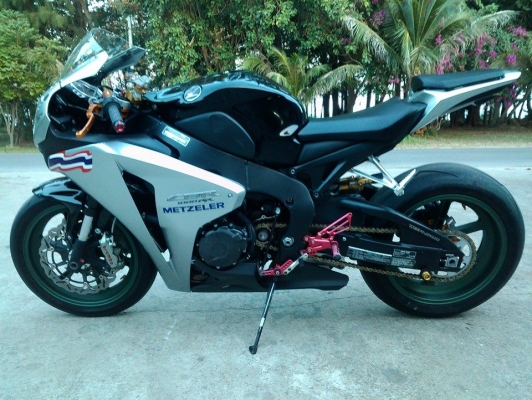 ขาย CBR 1000 ปี 08 ครับ
