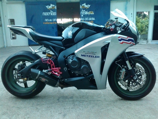 ขาย CBR 1000 ปี 08 ครับ
