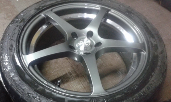 ขายล้อซิ่งญี่ปุ่นแนวๆของAxiarขอบ18/5ก้านยกสีGun5รู114.3กว้าง7.5off40สวย฿5500ลดได้คับ