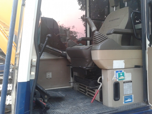 ขายรถแม็คโค KOMATSU PC120-5 รถเก่านอก ขายรถแม็คโค KOMATSU PC120-5 รถเก่านอก