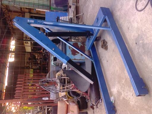 ขายเครนยกเครื่อง 2 ่ตัน 12000 บาท