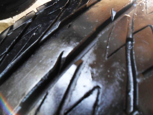 ยางขอบ15 ดันล็อป 185-65-R15ลงพื้นปลายปี12(4เส้น2,200บ) ยางขอบ15 ดันล็อป 185-65-R15ลงพื้นปลายปี12(4เส้น2,200บ)