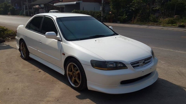 ขาย Honda accord โฉมงูเห่า เกียร์ออโต้ ชุดแต่งรอบคัน ราคา 138,000 บาท ++++++ ขาย Honda accord โฉมงูเห่า เกียร์ออโต้ ชุดแต่งรอบคัน ราคา 138,000 บาท ++++++