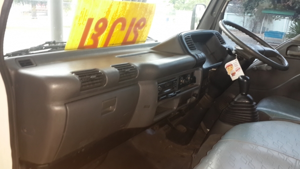 ขาย 4 ล้อ  ISUZU 100 แรง  ราคา 350000 ราคาต่อรองได้